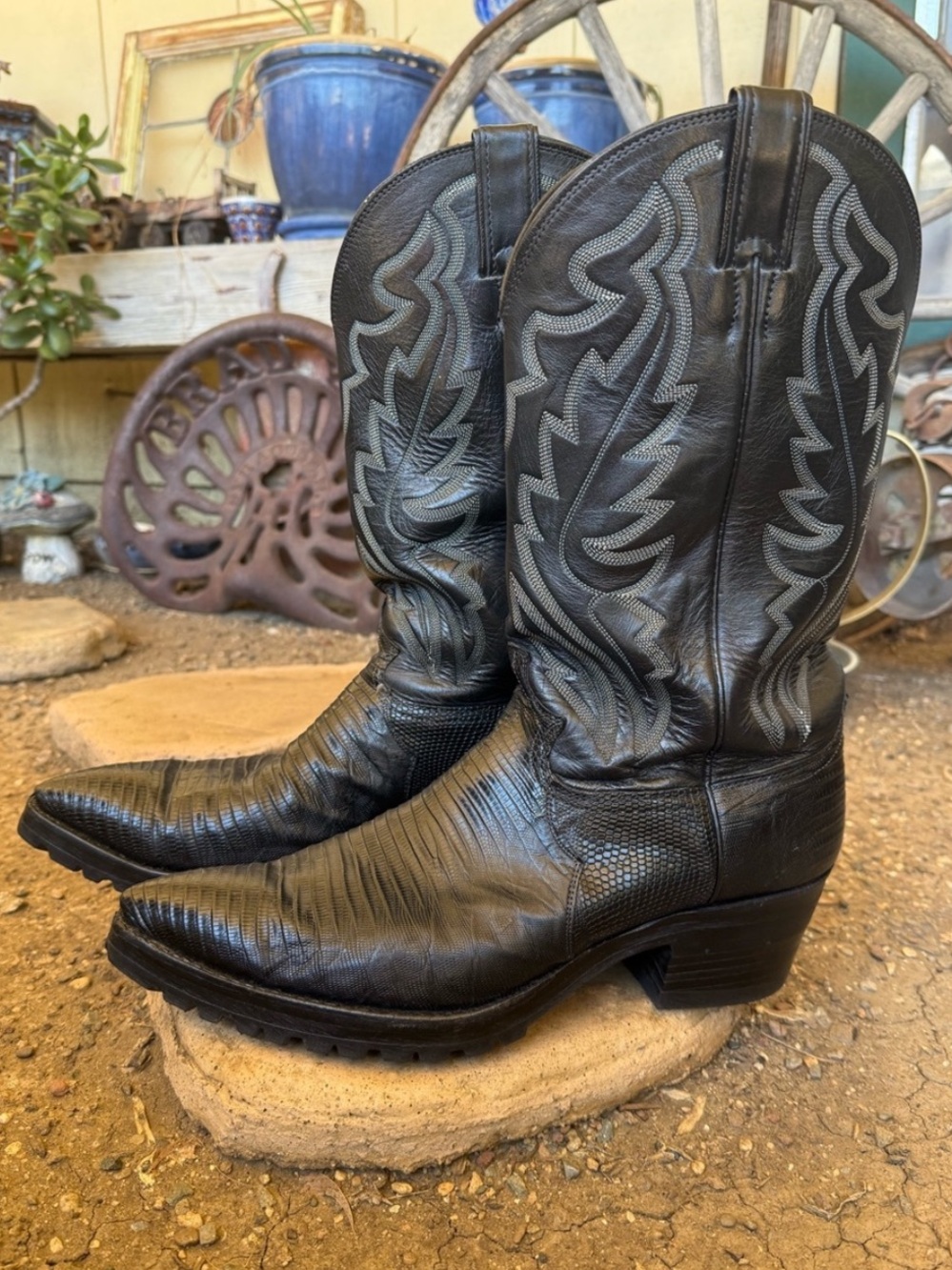 Near-Mint Justin 8310 Black Teju Lizard Cowboy Boots - Mens 12 E (Wide)